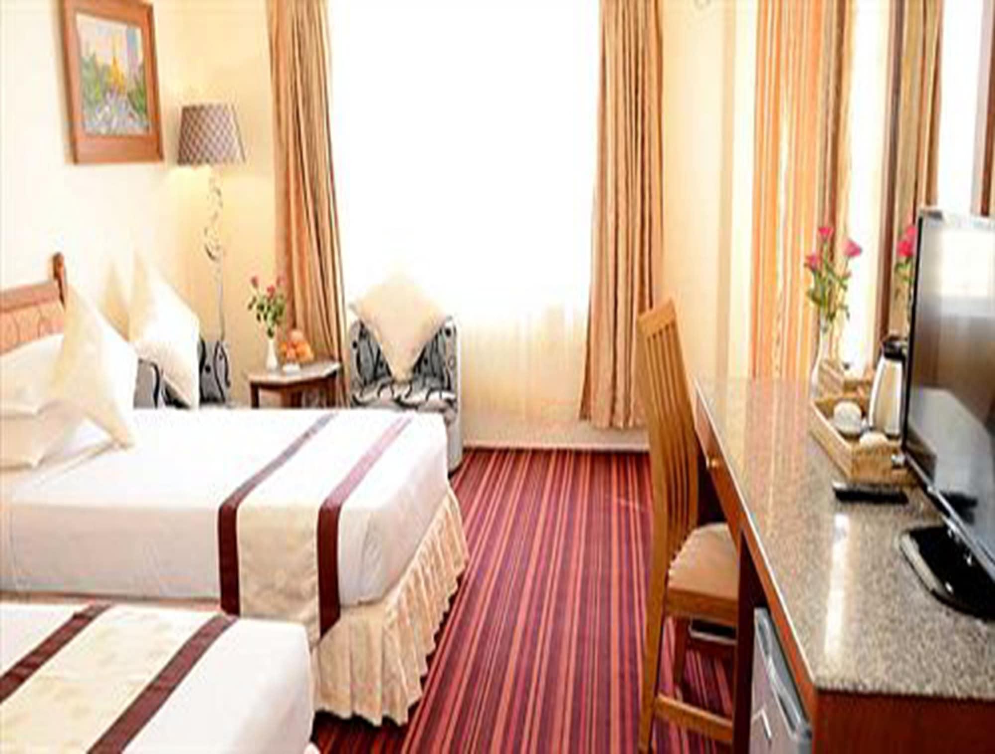 Reno Hotel Yangon Exterior photo