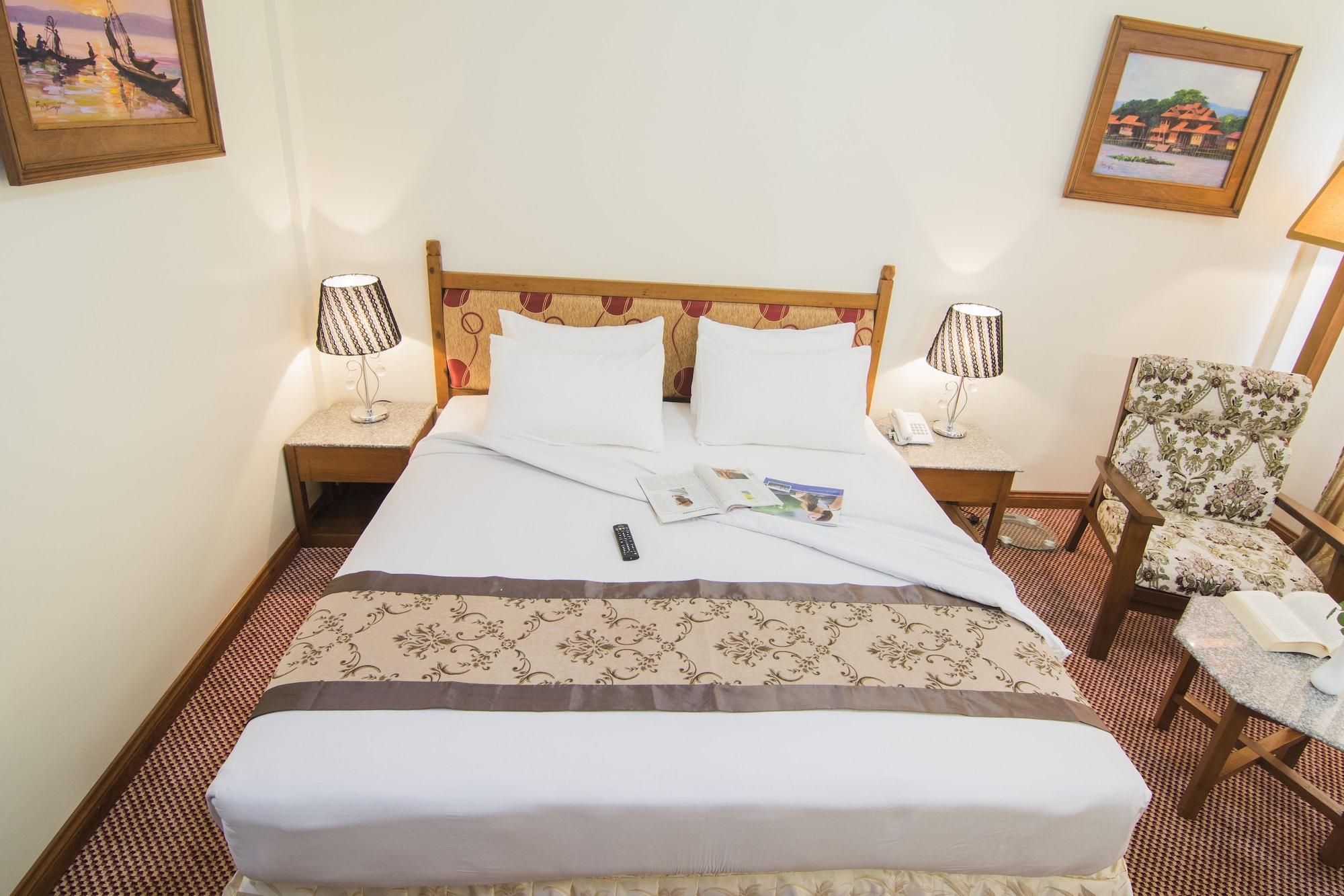 Reno Hotel Yangon Exterior photo