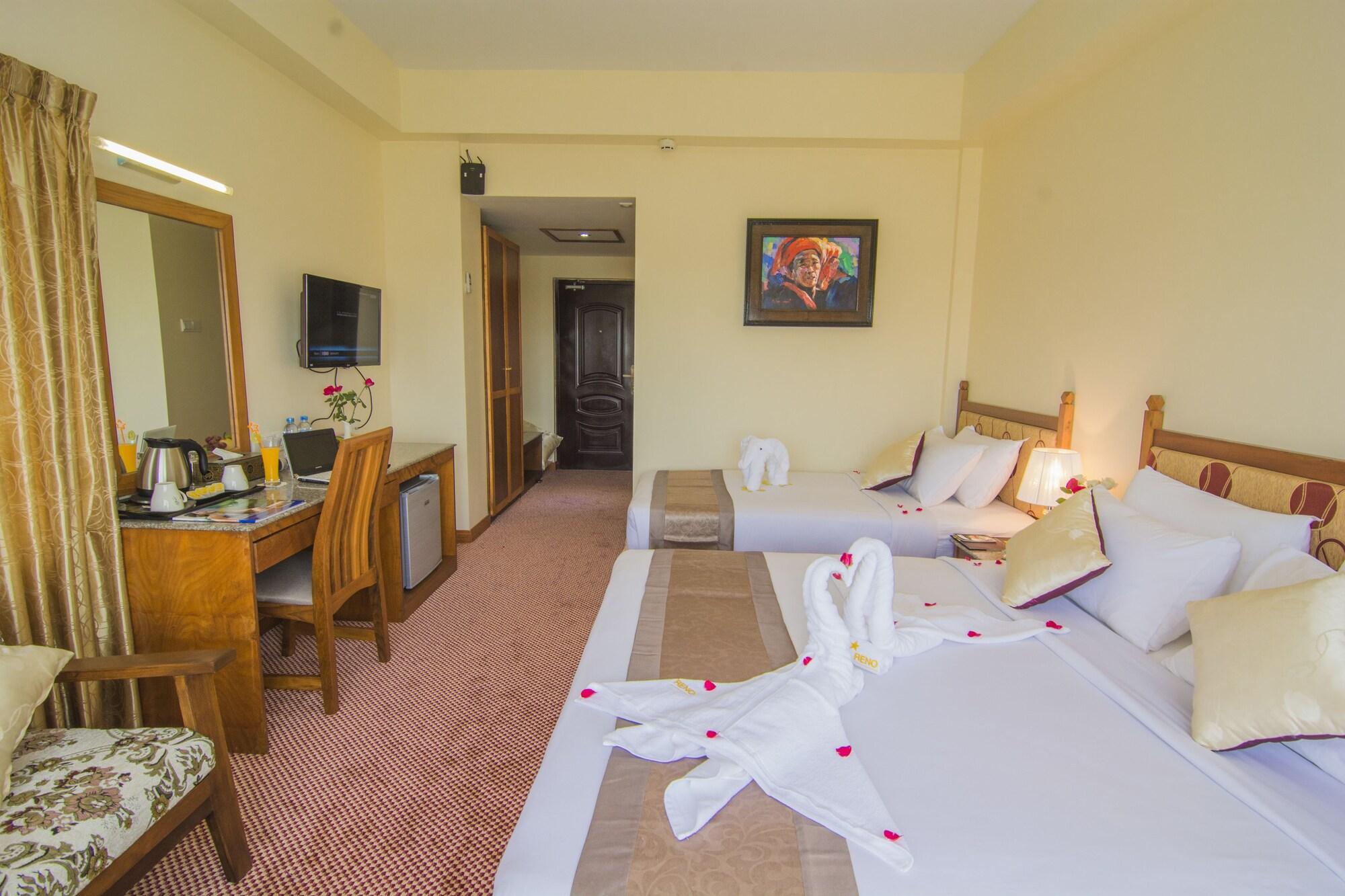 Reno Hotel Yangon Exterior photo