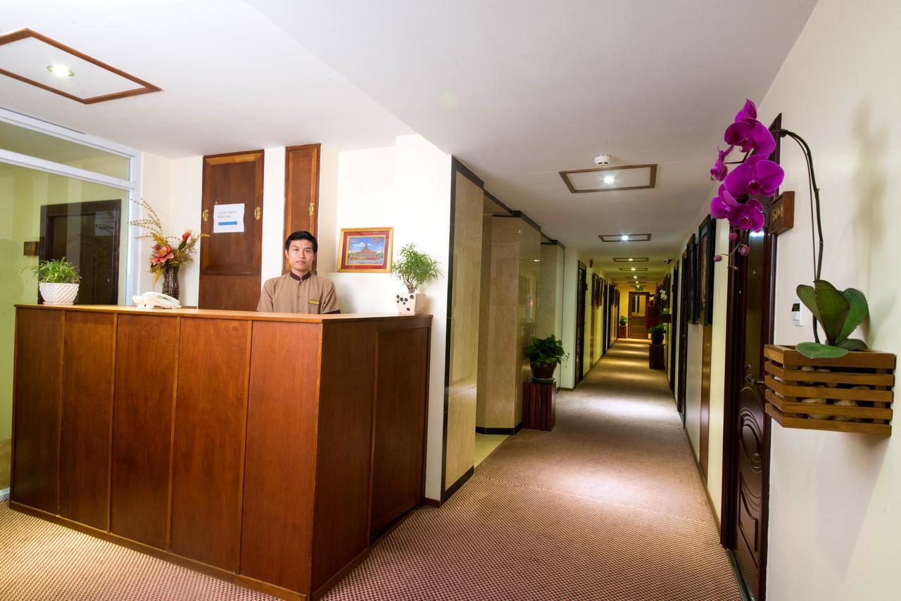 Reno Hotel Yangon Exterior photo