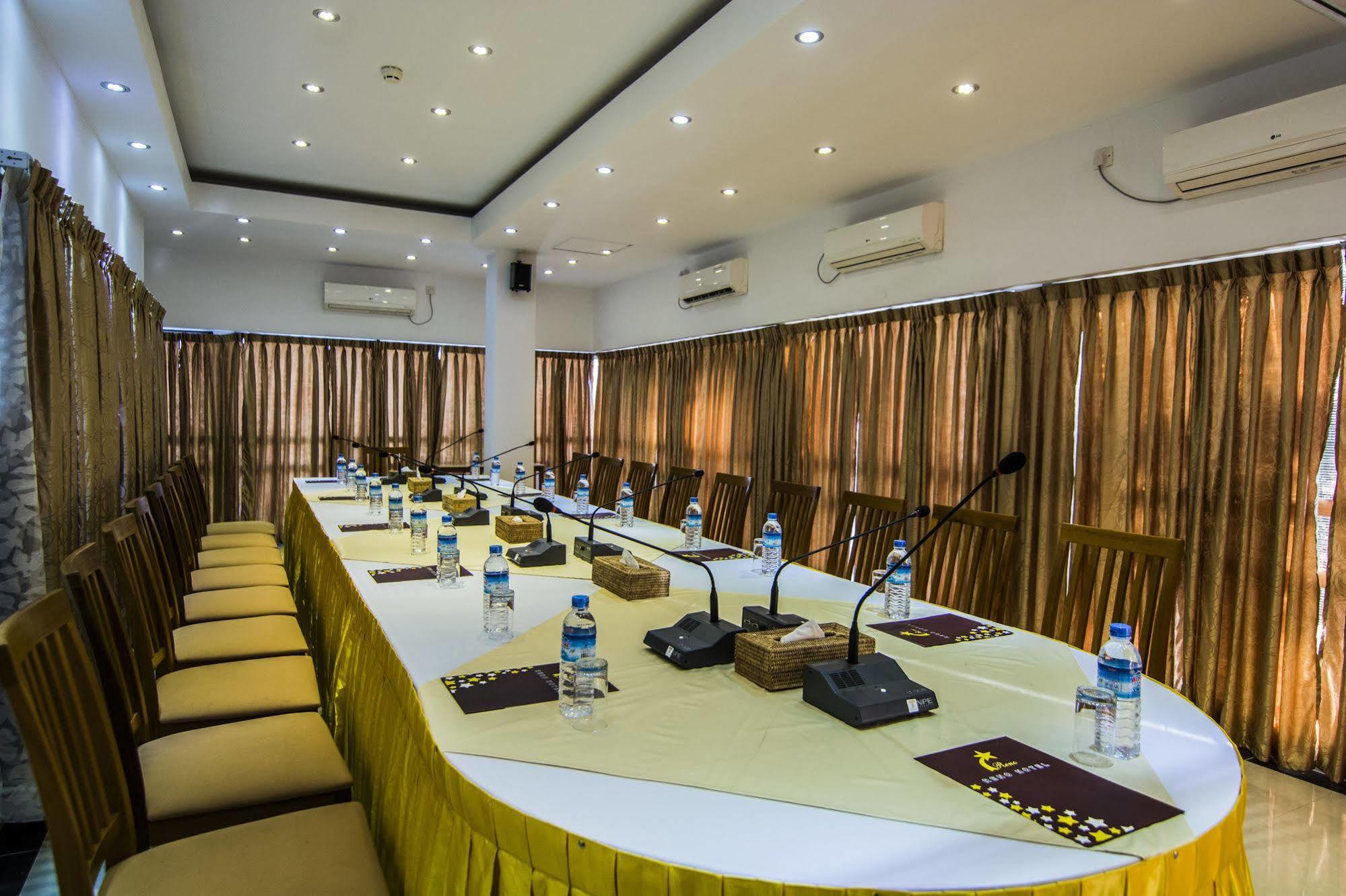 Reno Hotel Yangon Exterior photo